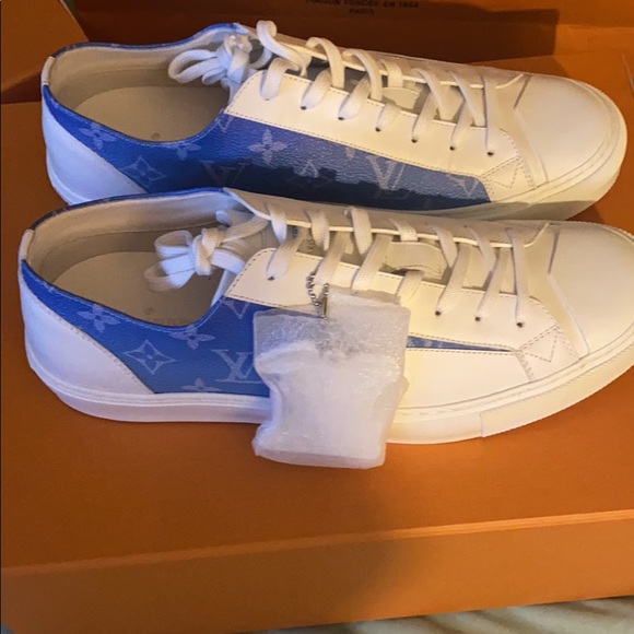 Louis Vuitton - Picture 5 of 7